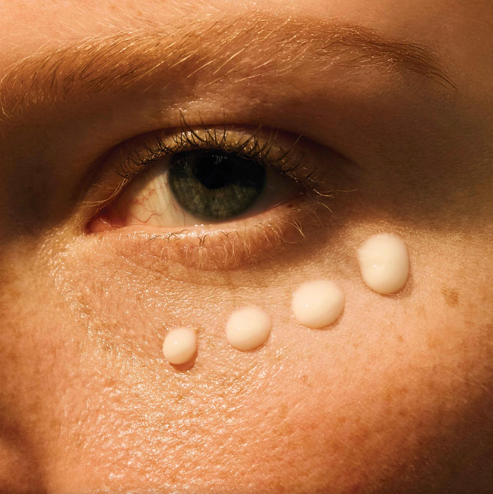 Omorovicza Daily Vitamin C Eye: Brighten & Depuff - Vitamin C | Vitamin E | Bio-Retinoid Microalgae - View 4