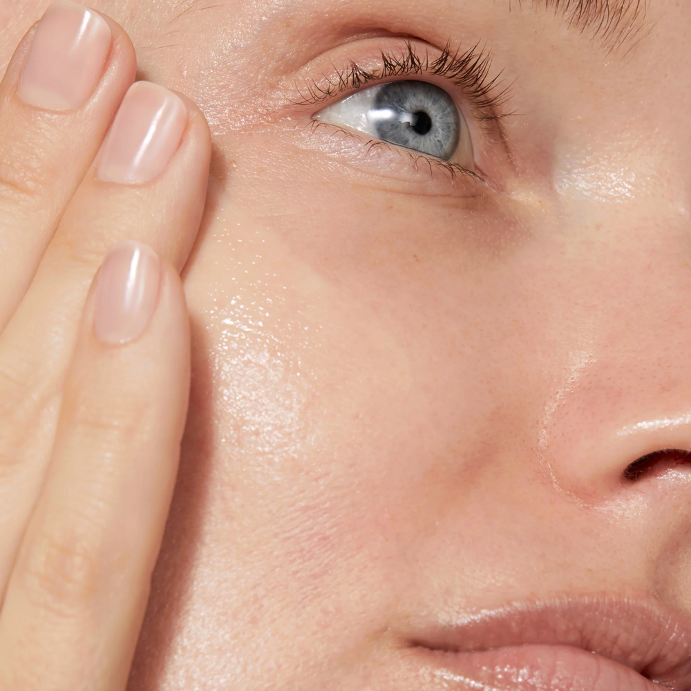 Omorovicza Even Tone: Brighten & Correct - Niacinamide | Mandelic Acid | Amber Microalgae - View 5